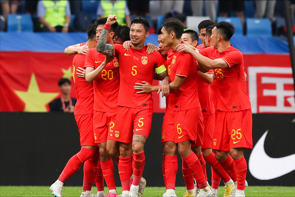 <h2>球迷抗议蔓延法甲 照明故障暴露基建短板</h2>